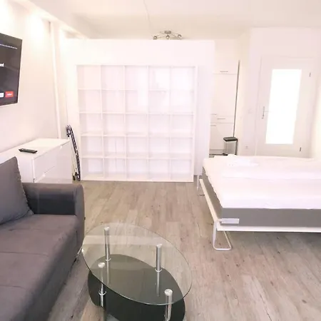 Appartement Ailiv Center 93 *